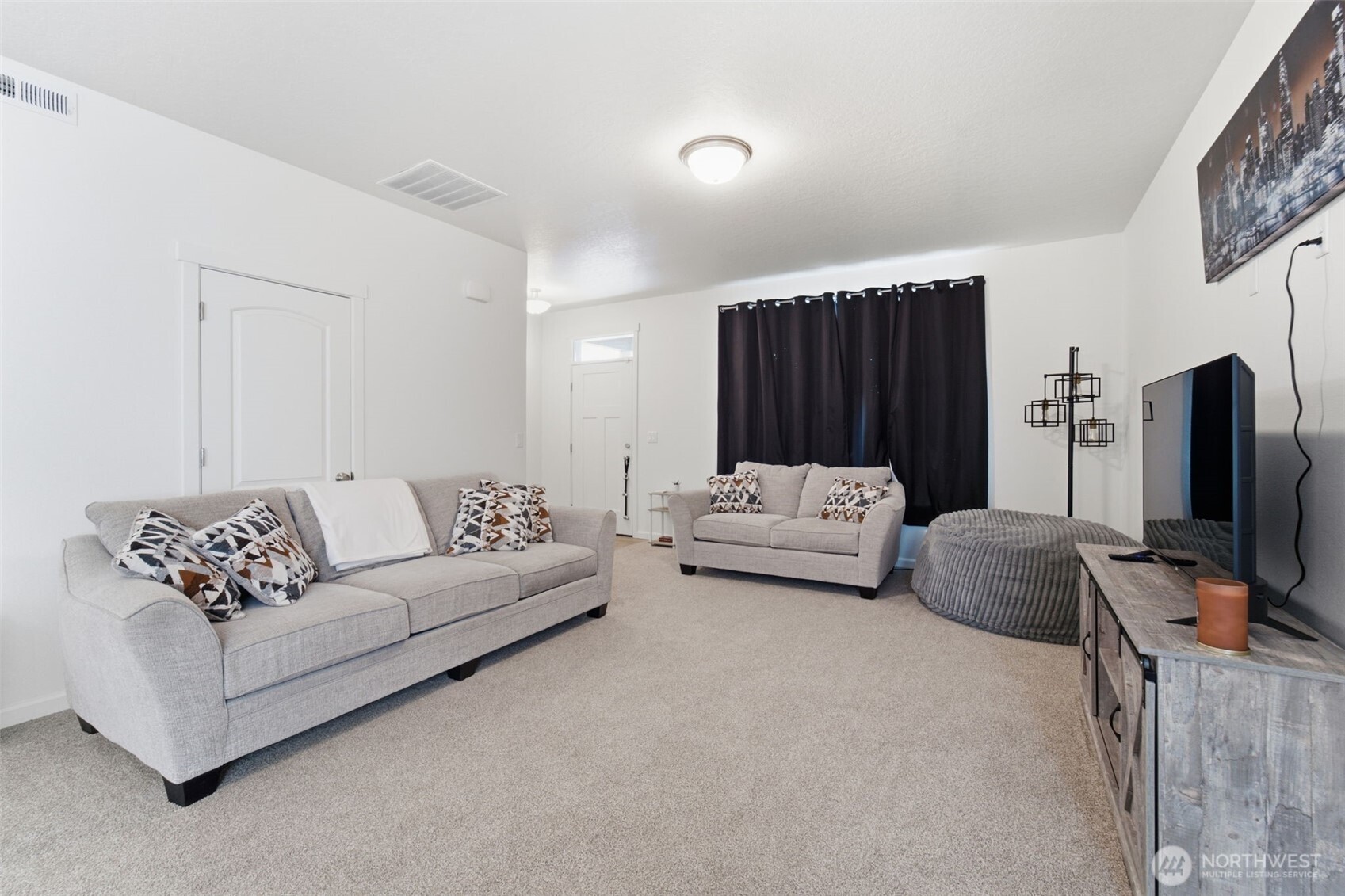 403 Emerald Avenue Property Photo 3