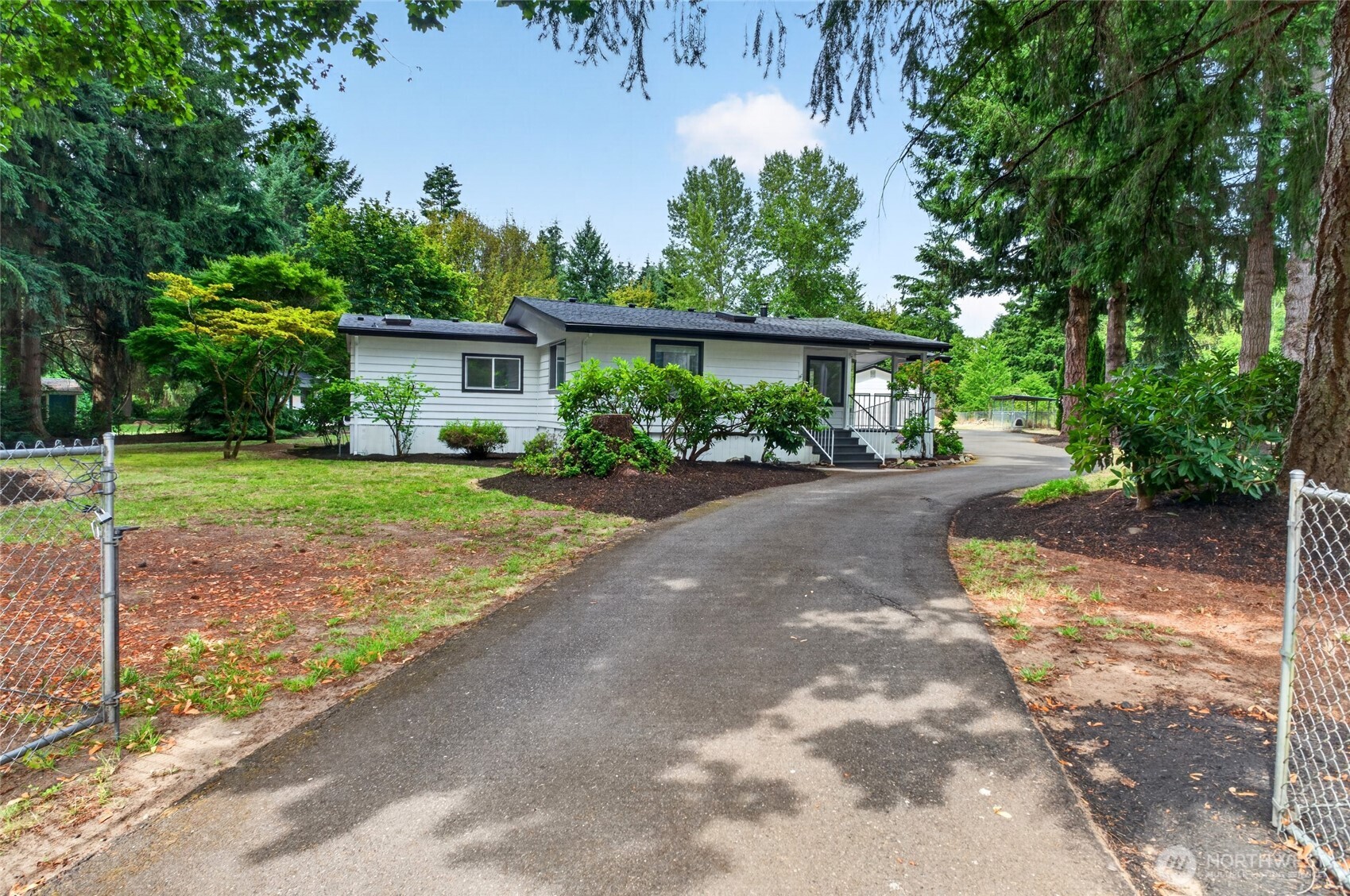 15917 Agate Street Property Photo 4