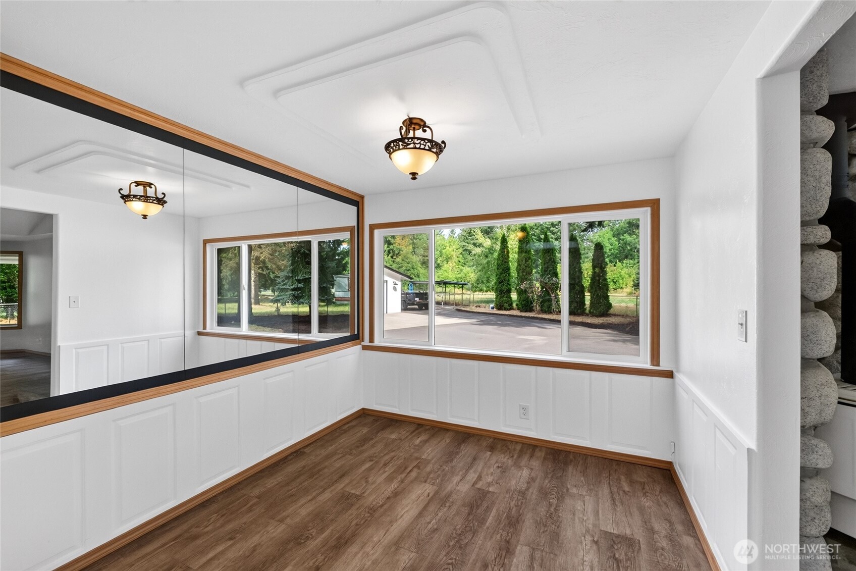 15917 Agate Street Property Photo 8