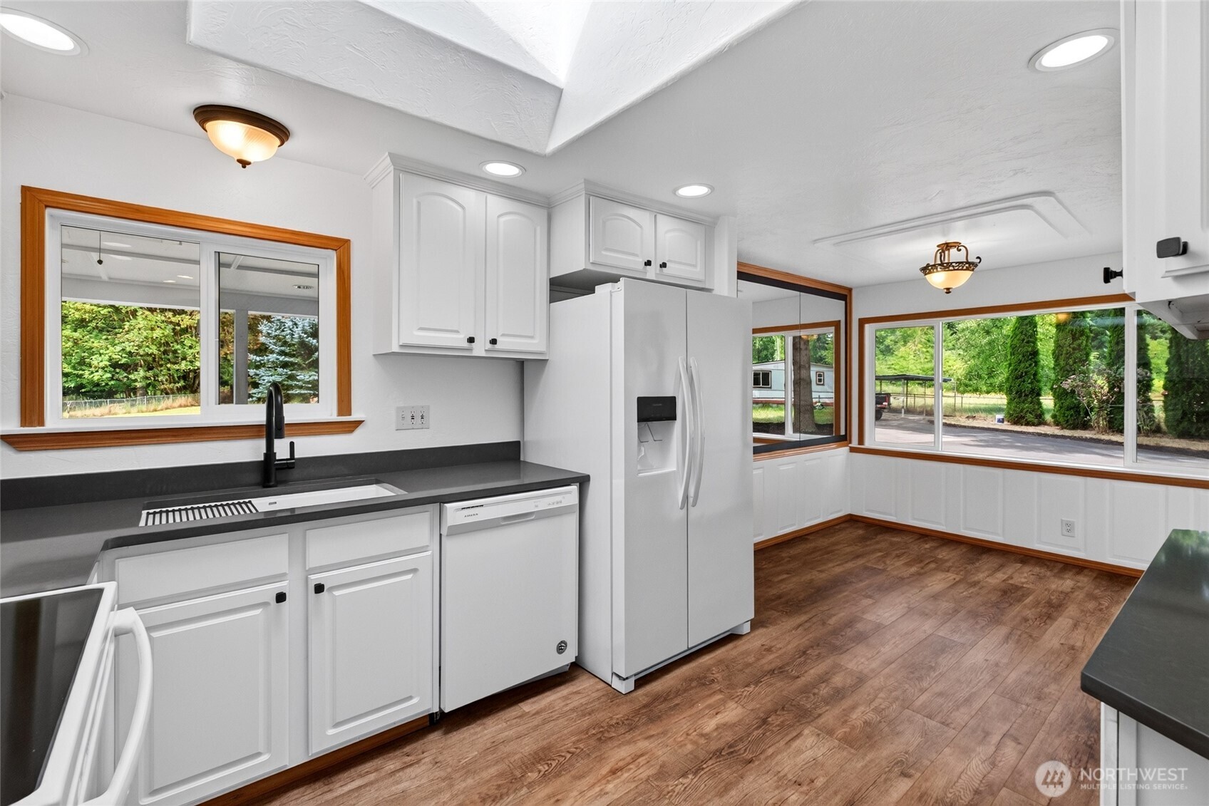 15917 Agate Street Property Photo 11