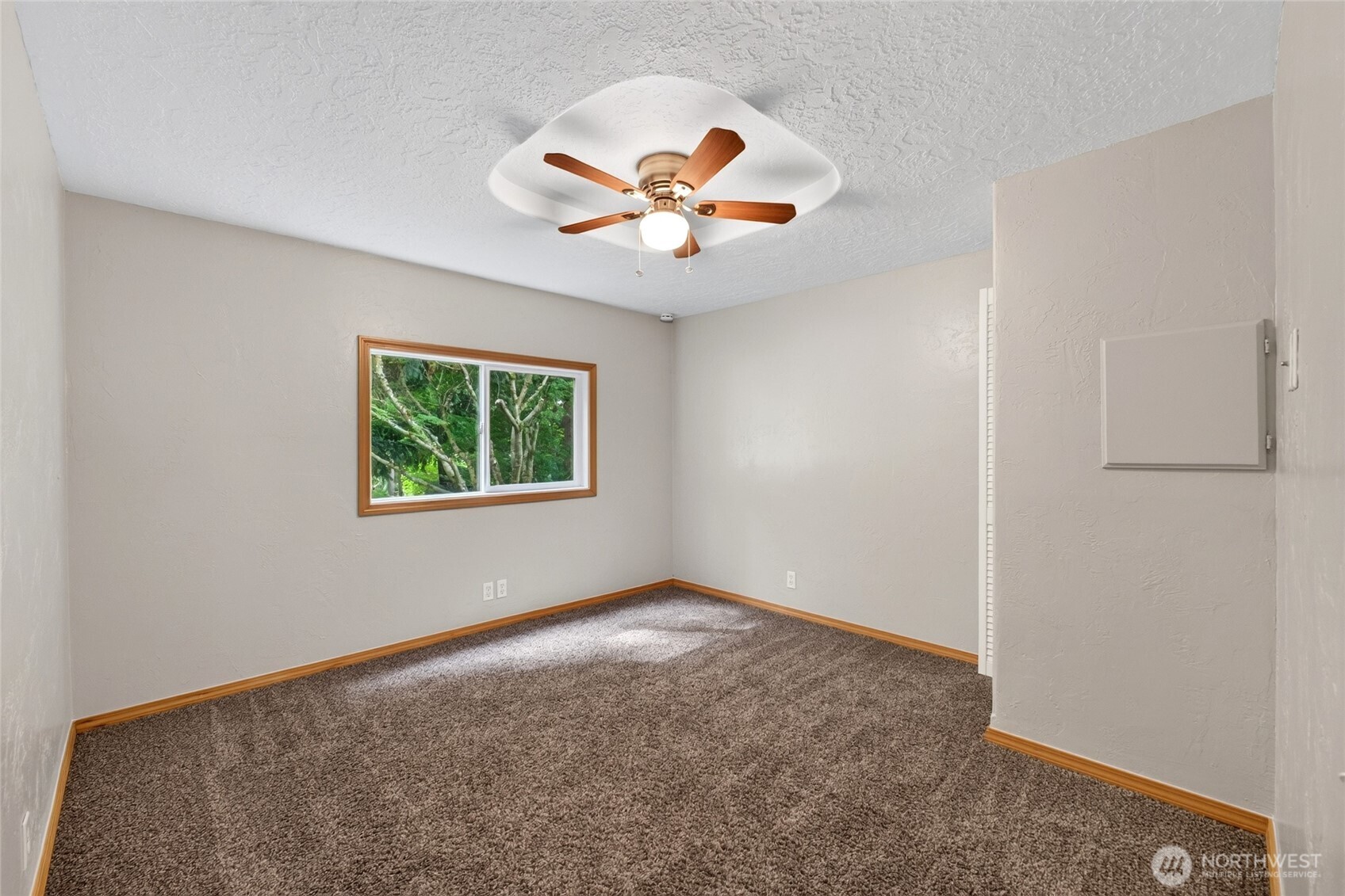 15917 Agate Street Property Photo 16