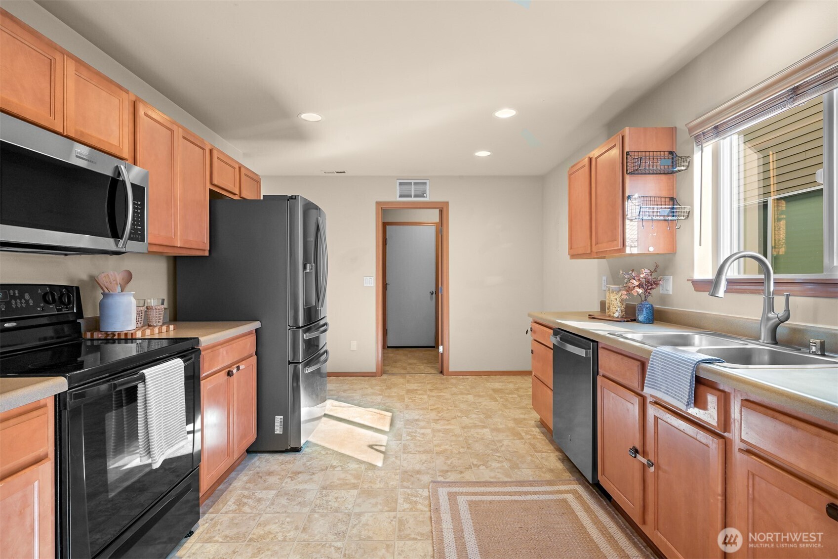 4663 Glacier Street Property Photo 11