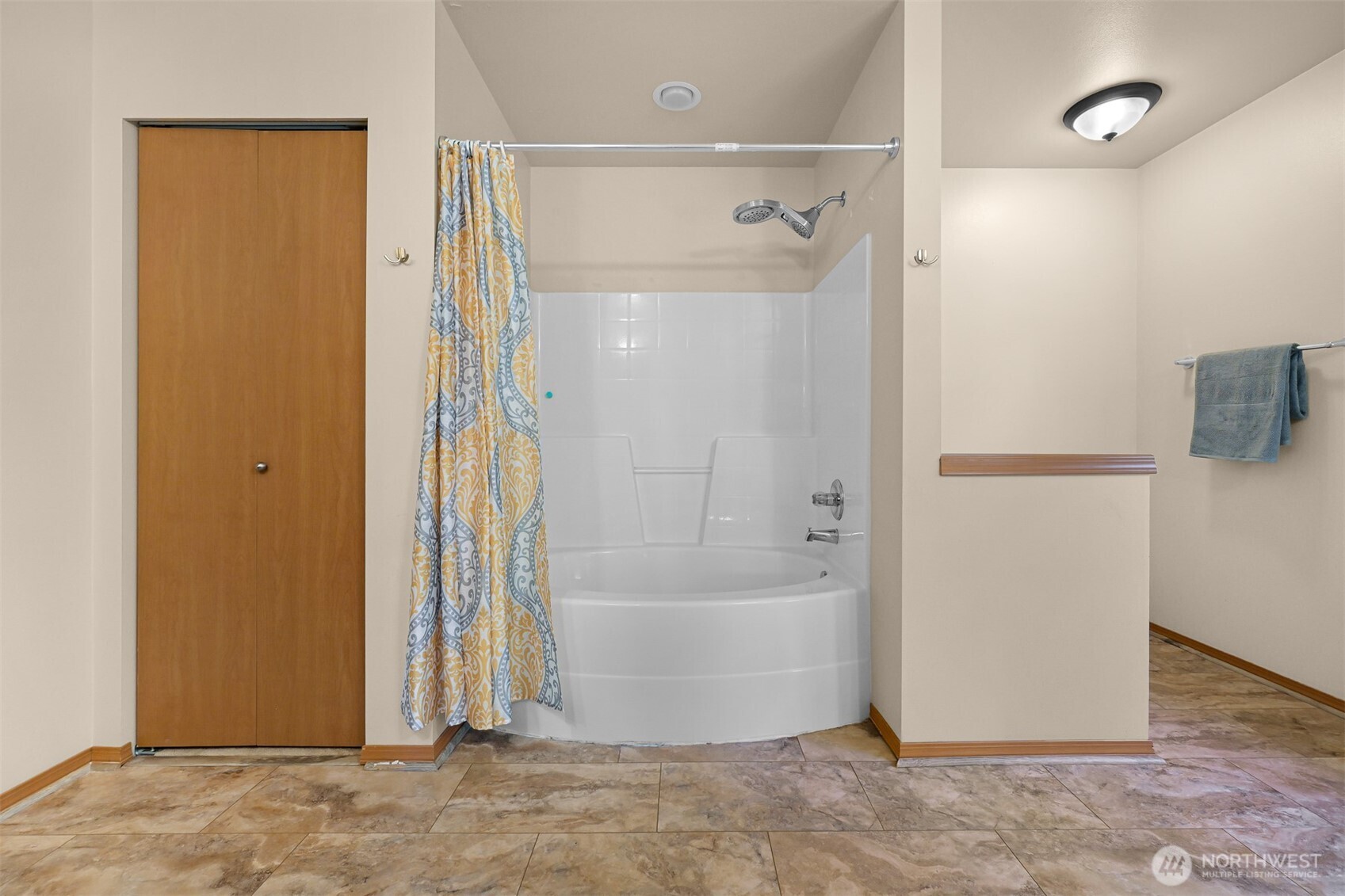 4663 Glacier Street Property Photo 24