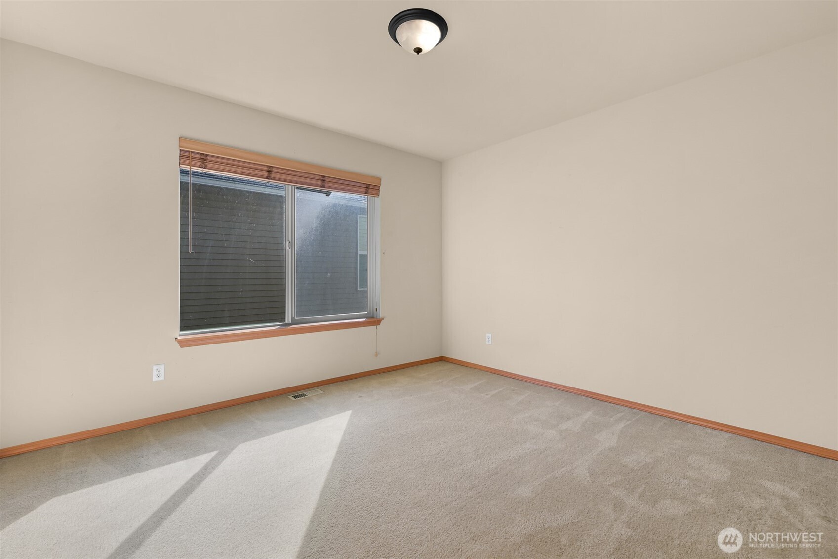 4663 Glacier Street Property Photo 27