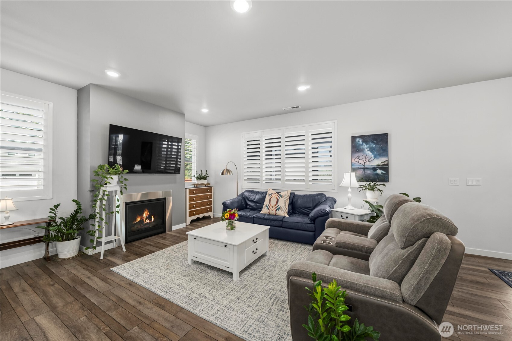 810 Burwood Street Property Photo 6