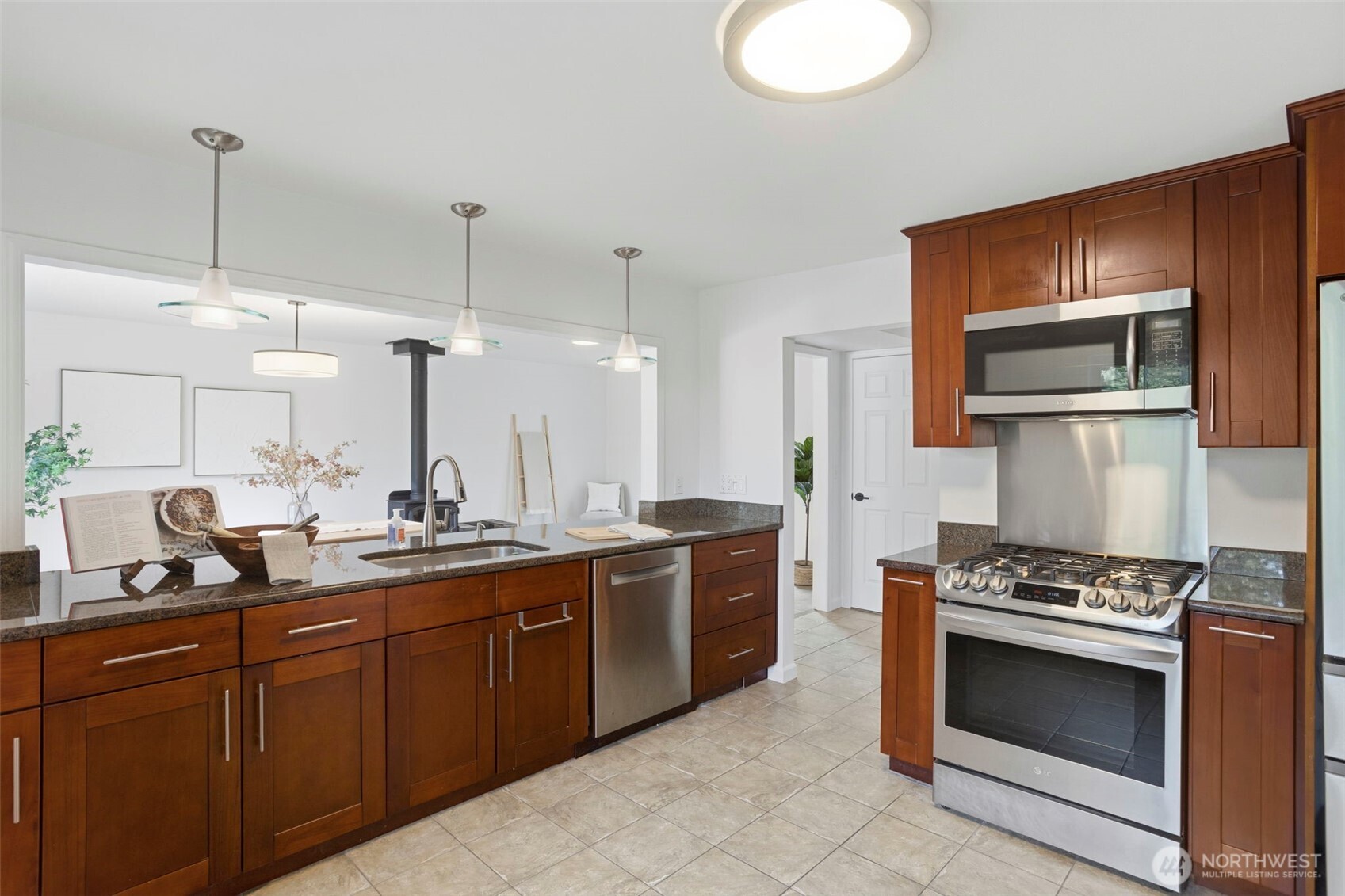 19703 12th Avenue Property Photo 5