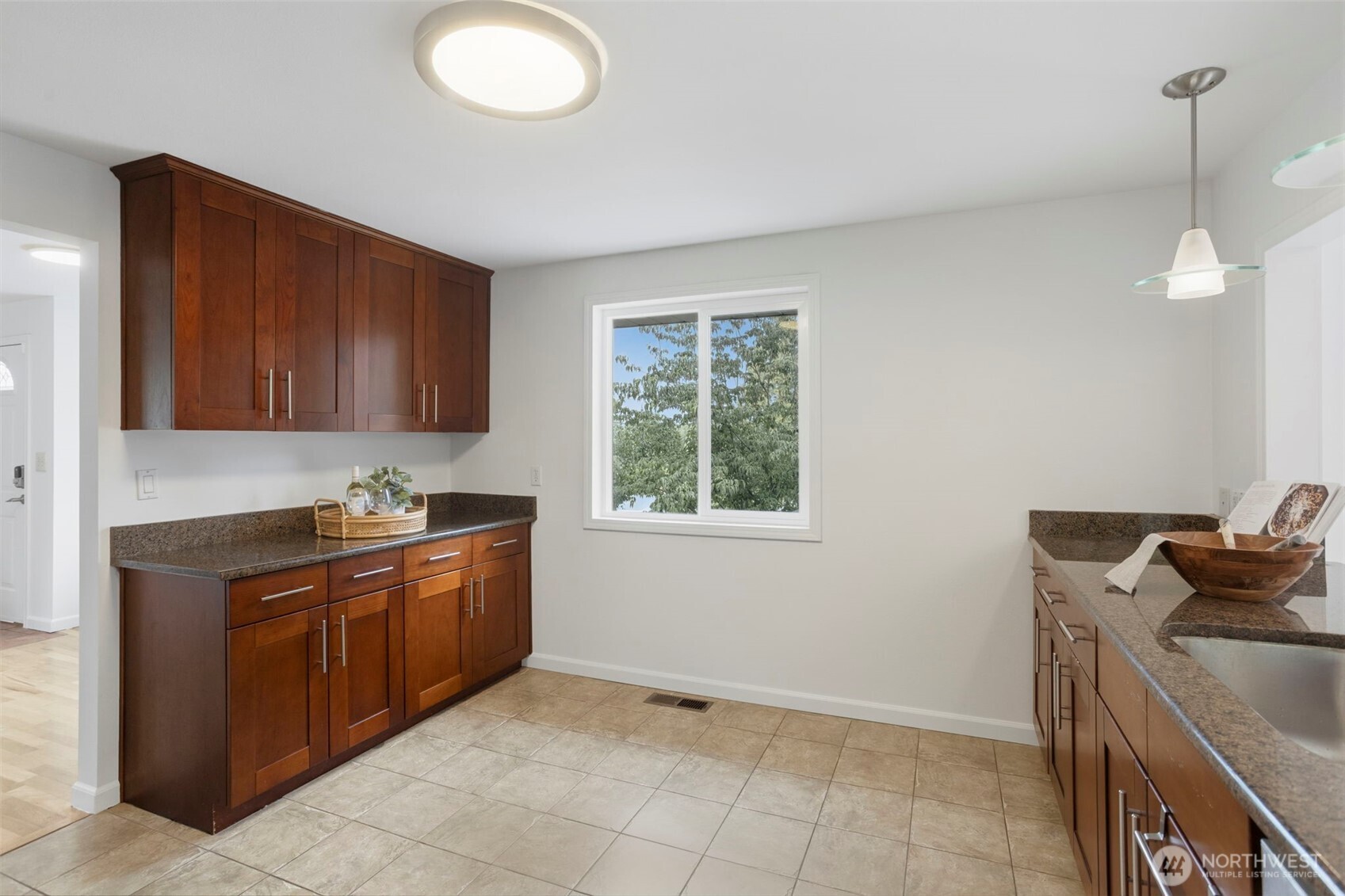 19703 12th Avenue Property Photo 8