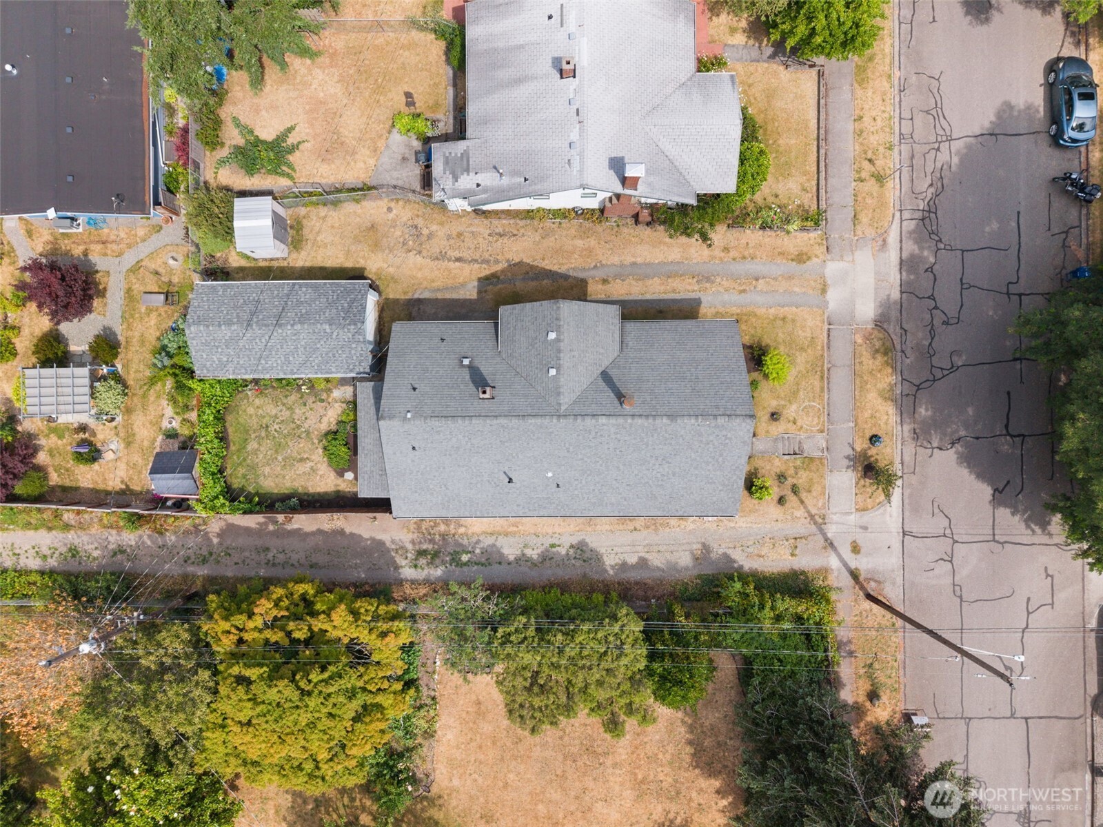 1460 S Fife Street Property Photo 3