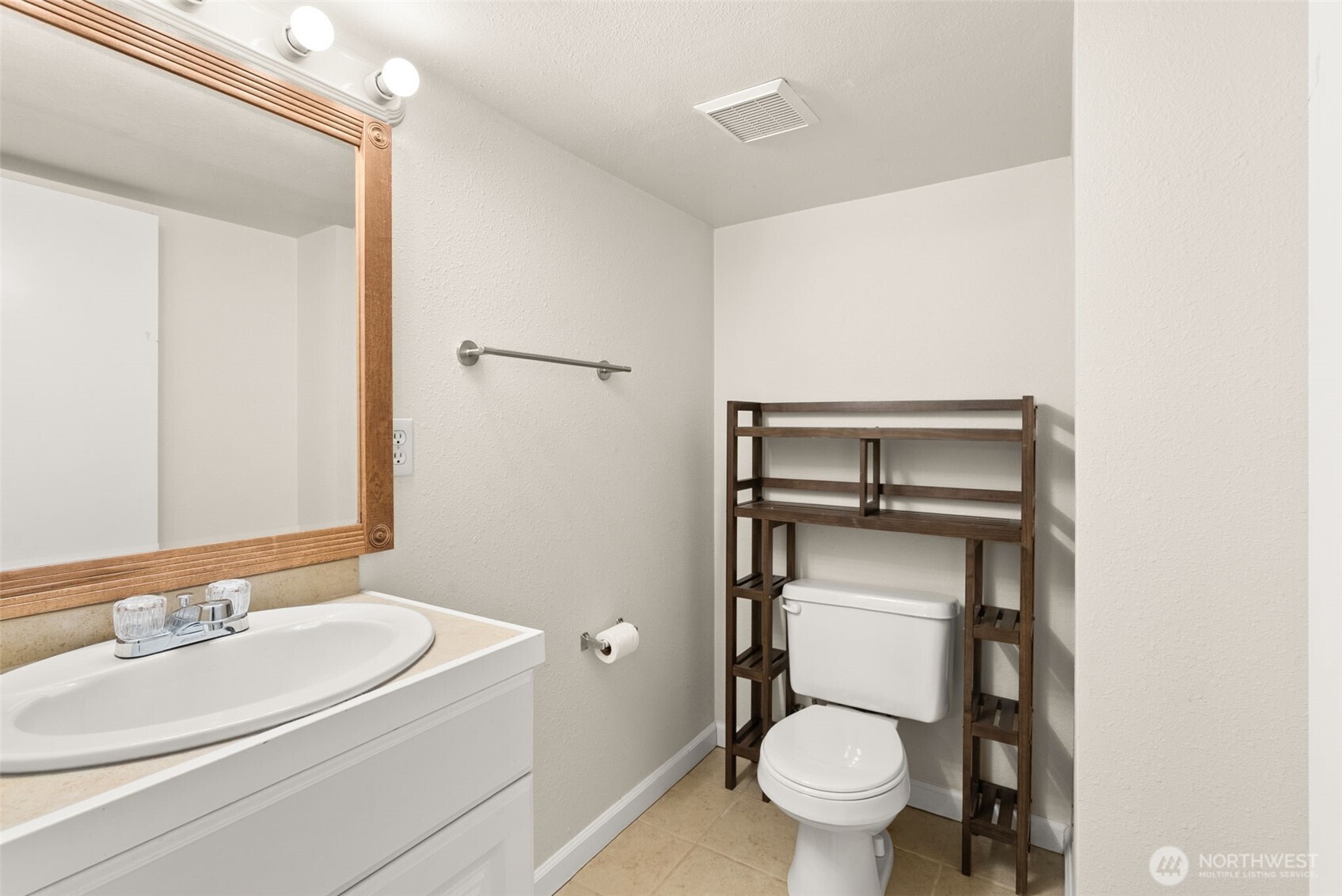 1460 S Fife Street Property Photo 27
