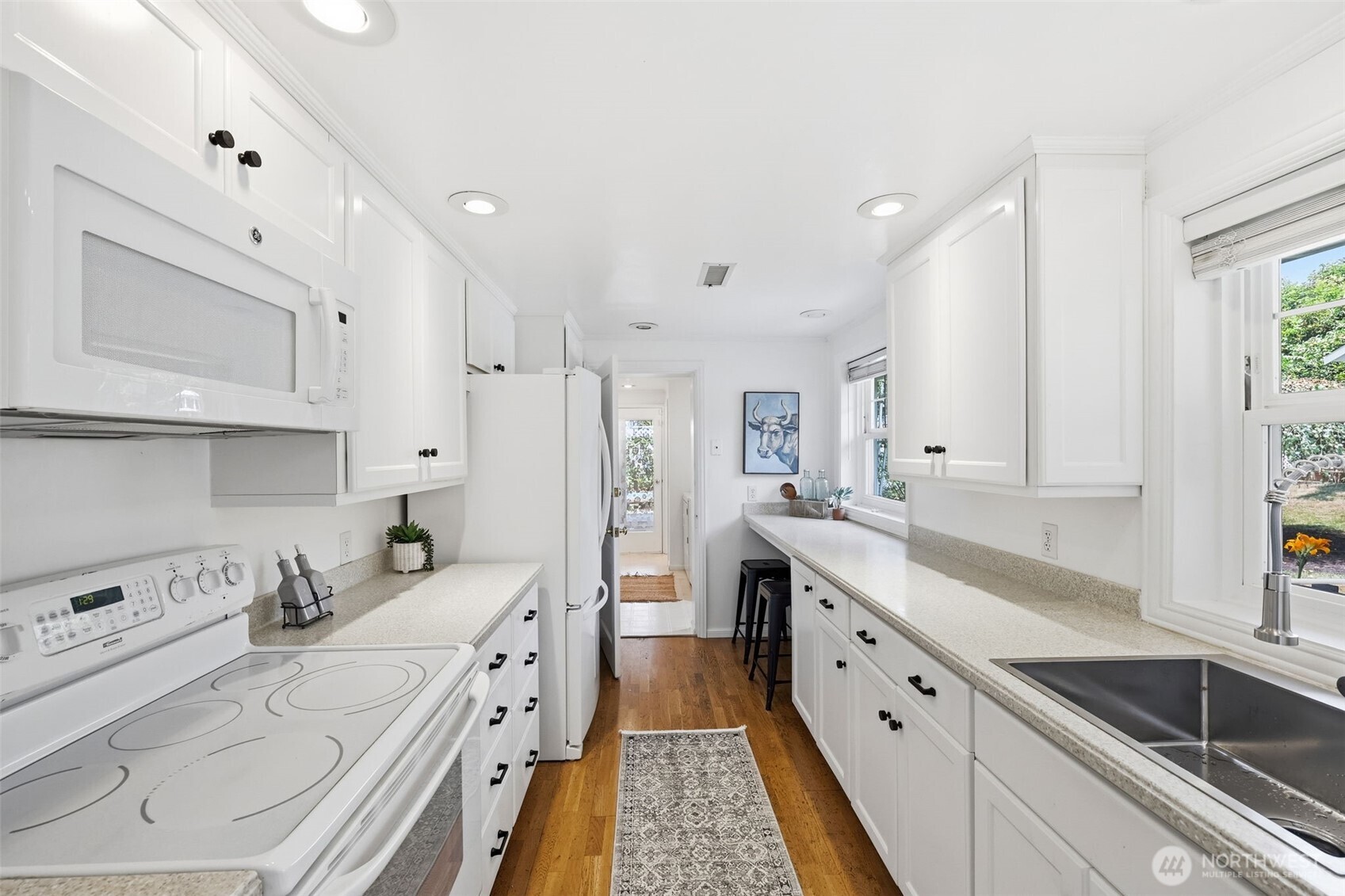 1016 Sunset Way Property Photo 14