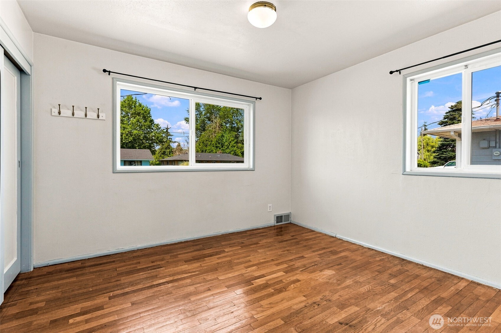 10303 B Street Property Photo 15