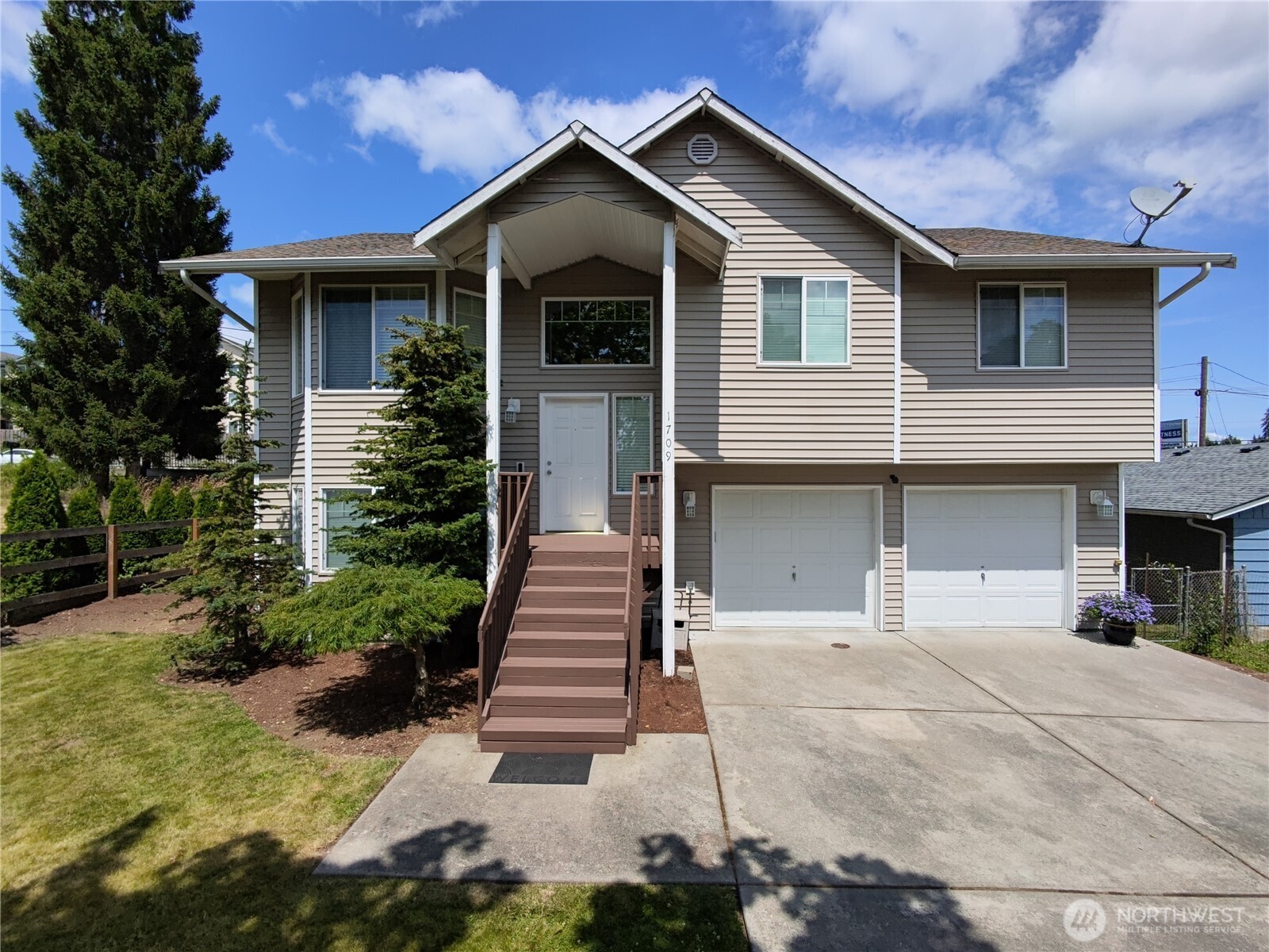 1709 Silver Lake Road Property Photo 1