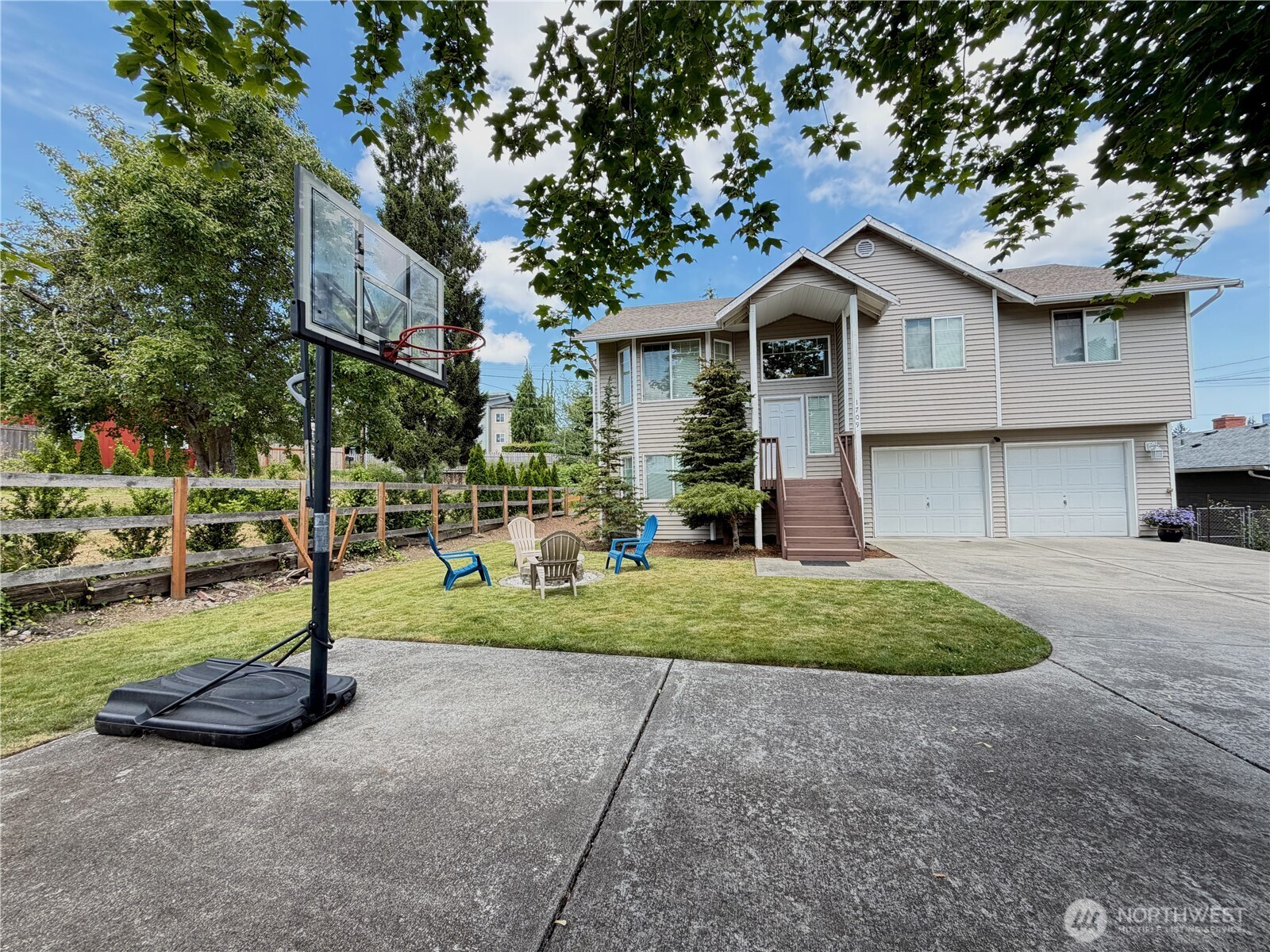 1709 Silver Lake Road Property Photo 3