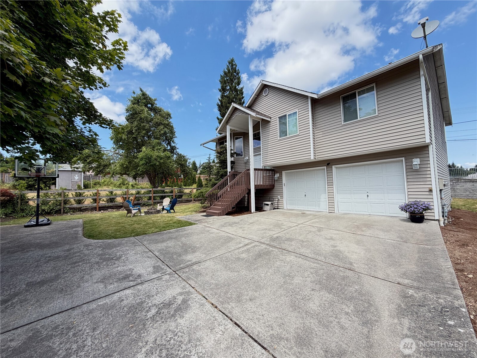 1709 Silver Lake Road Property Photo 4