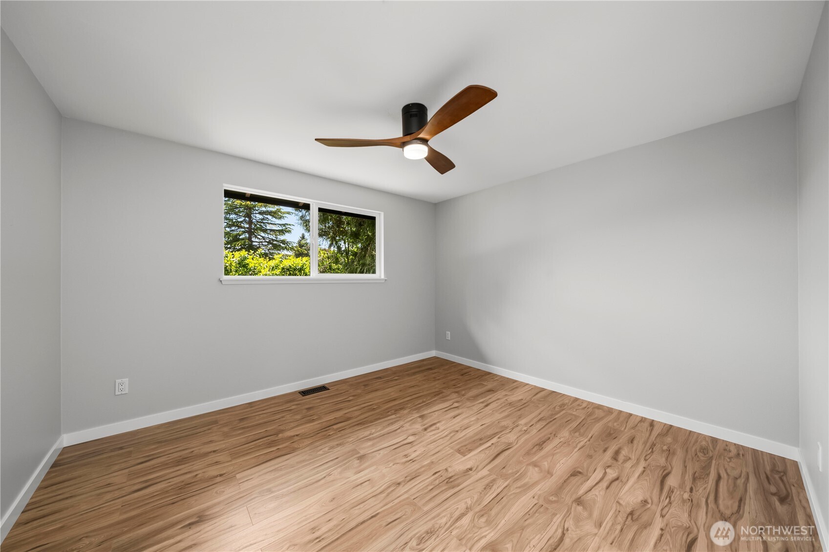 9437 Ne 126th Place Property Photo 12