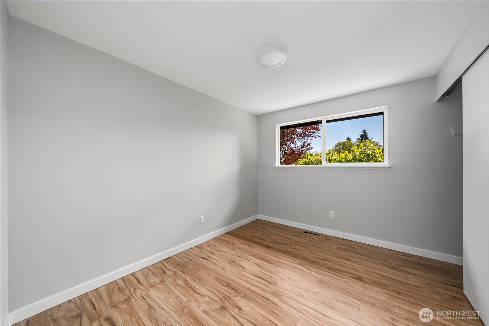 9437 Ne 126th Place Property Photo 14