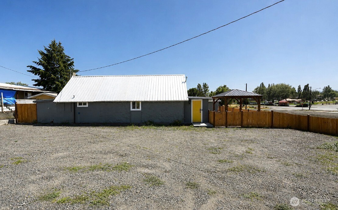 419 4th Avenue Property Photo 18