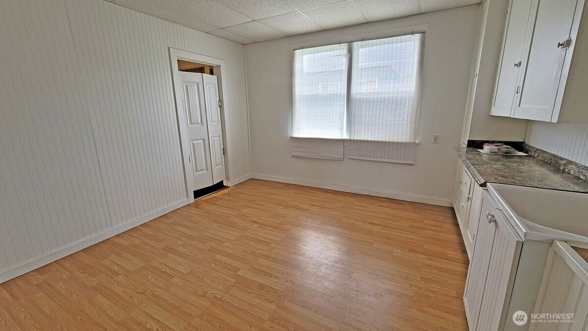 504 W Main Street Property Photo 5