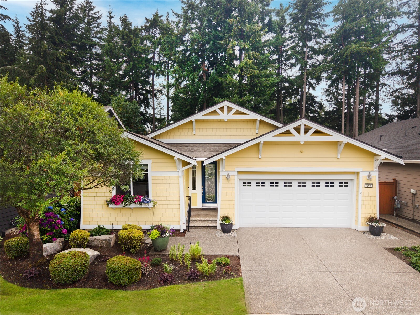 8239 Orcas Loop Property Photo 2