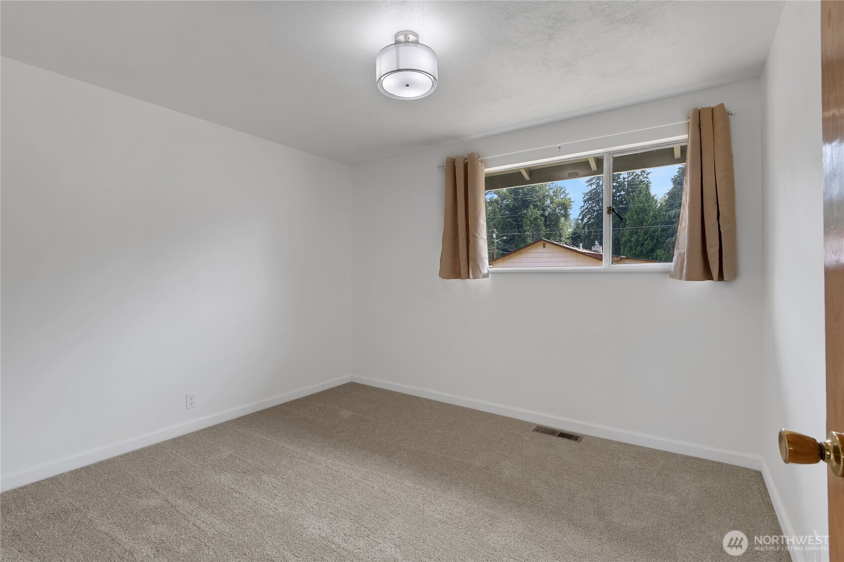 2707 T Street Property Photo 16