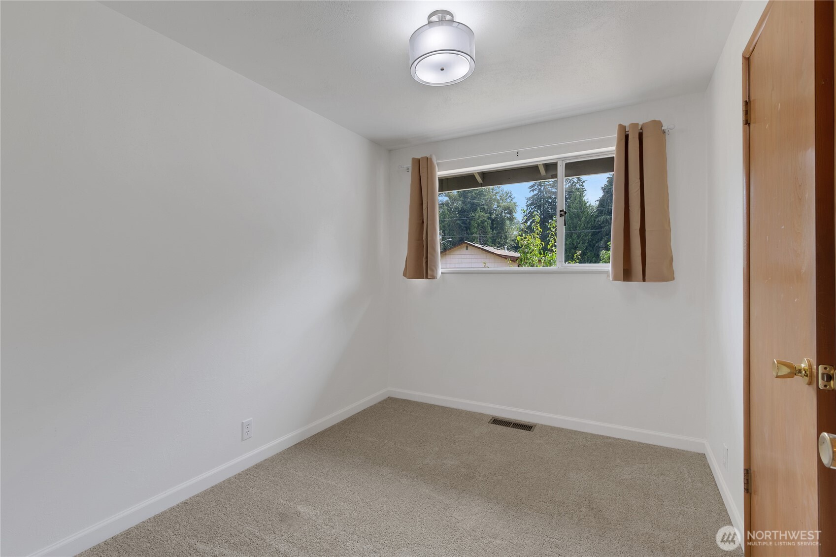 2707 T Street Property Photo 18
