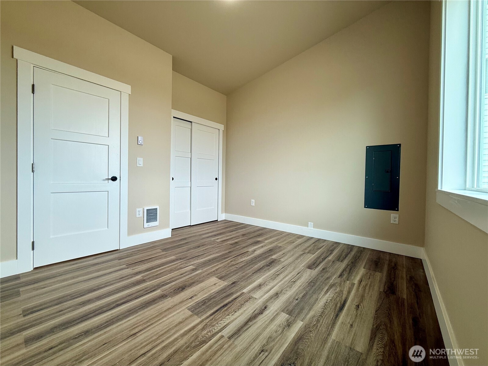 475 Sportsmens Street Property Photo 33