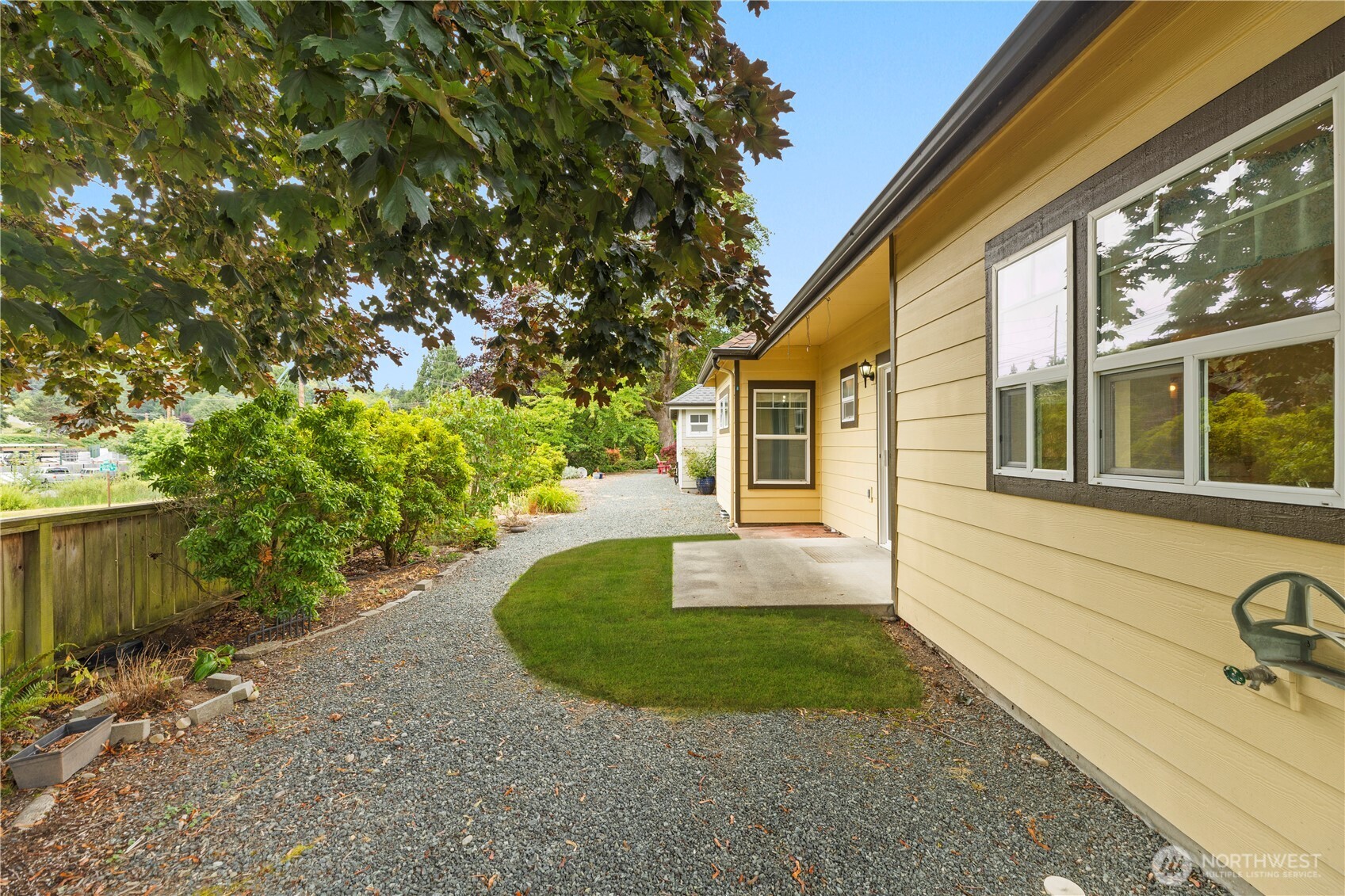 1772 Compass Boulevard 22 Property Photo 24
