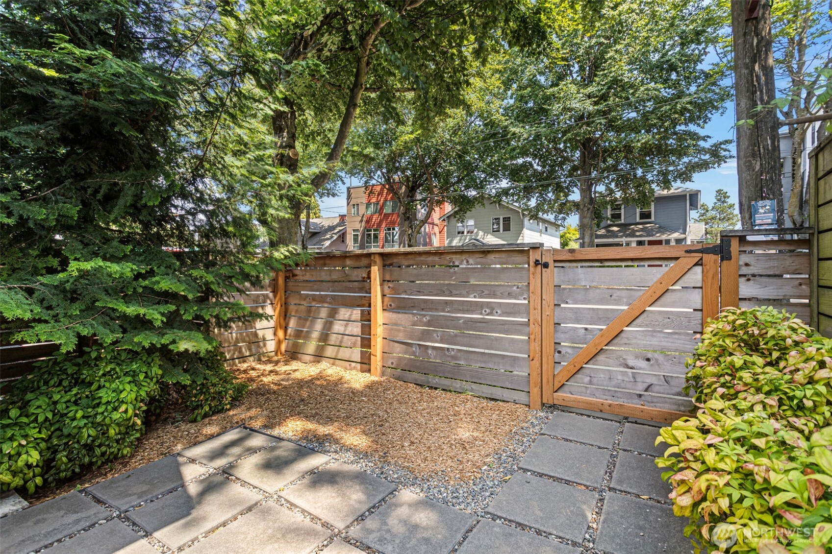 3029 Beacon Avenue Property Photo 4