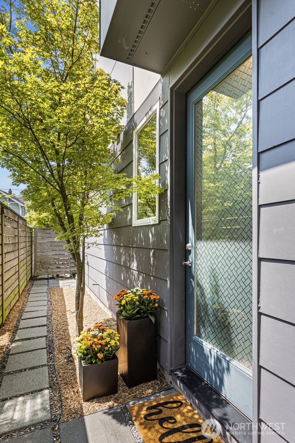 3029 Beacon Avenue Property Photo 6