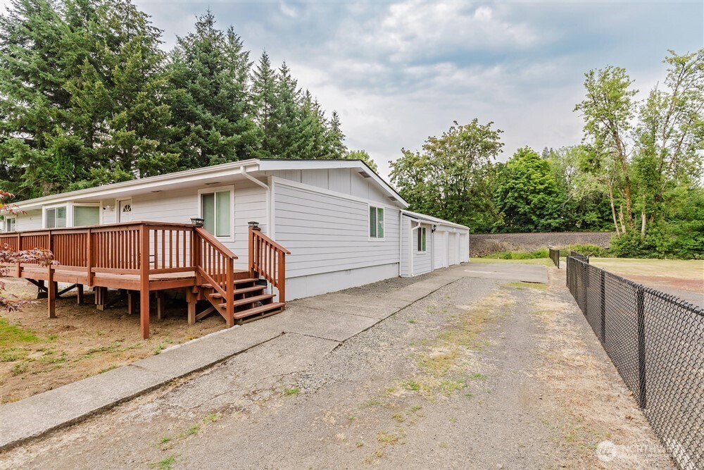 1300 Sw Mayer Avenue Property Photo 5