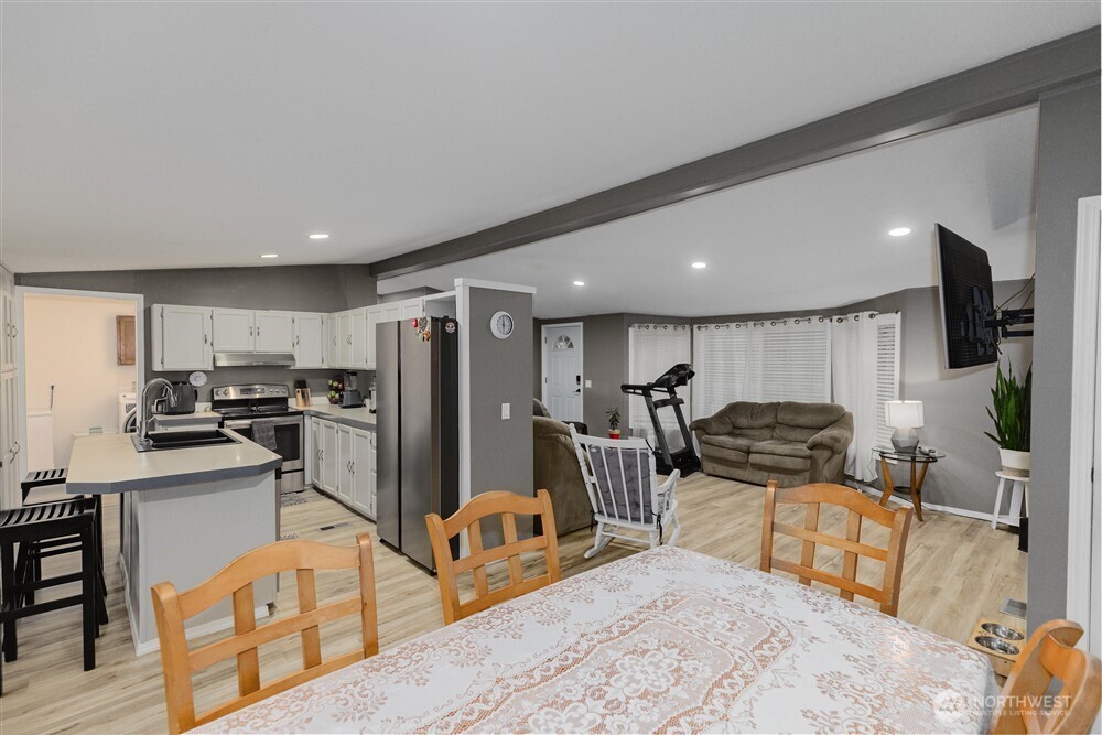 1300 Sw Mayer Avenue Property Photo 14