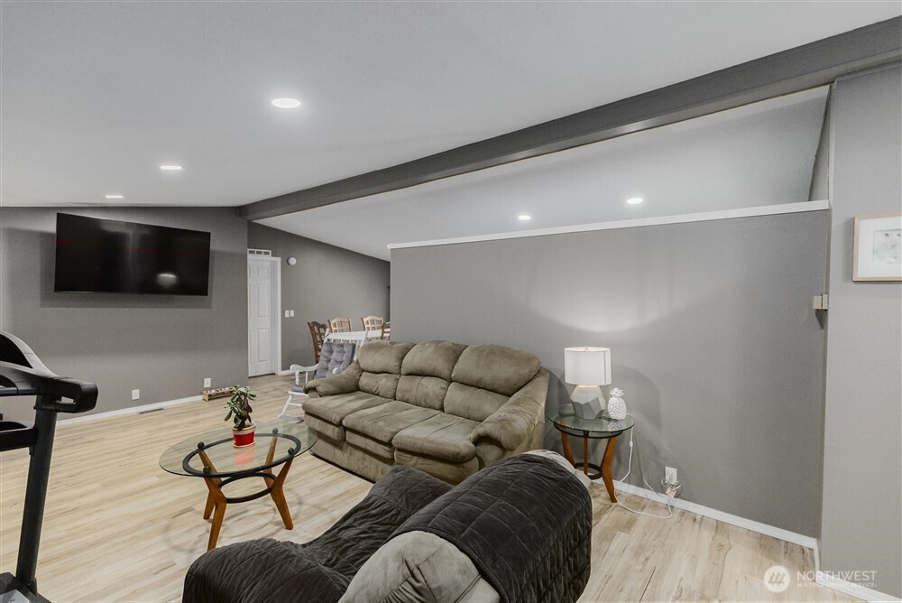1300 Sw Mayer Avenue Property Photo 16