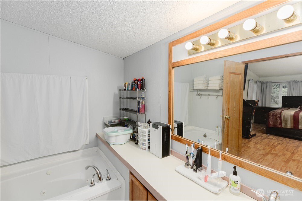 1300 Sw Mayer Avenue Property Photo 28