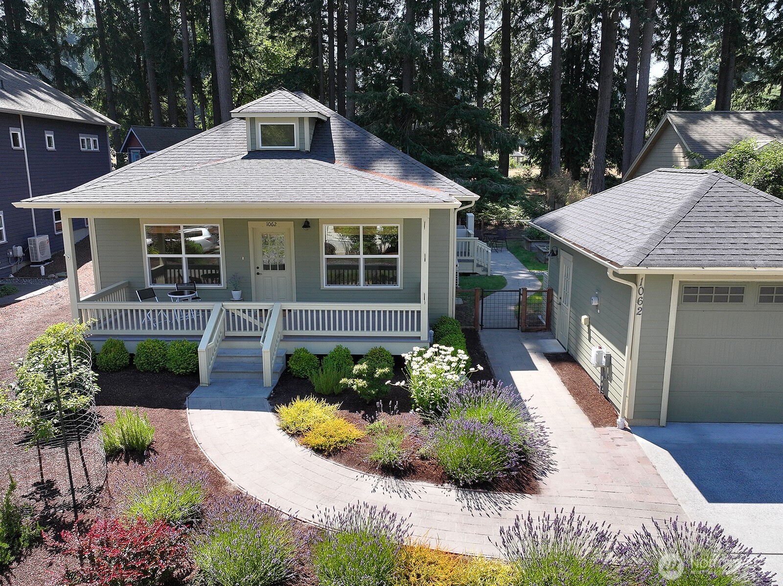 1062 Village Loop Property Photo 1