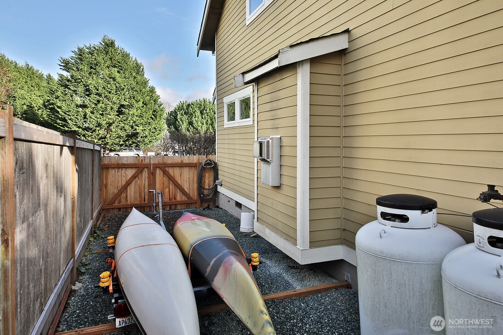 4876 Breezefair Road Property Photo 5