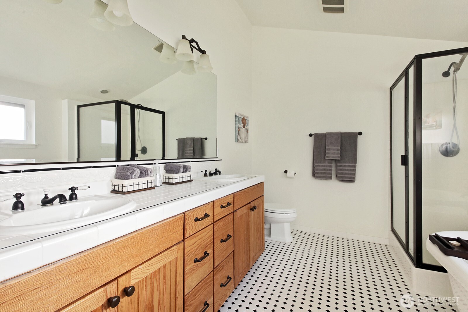 4876 Breezefair Road Property Photo 22
