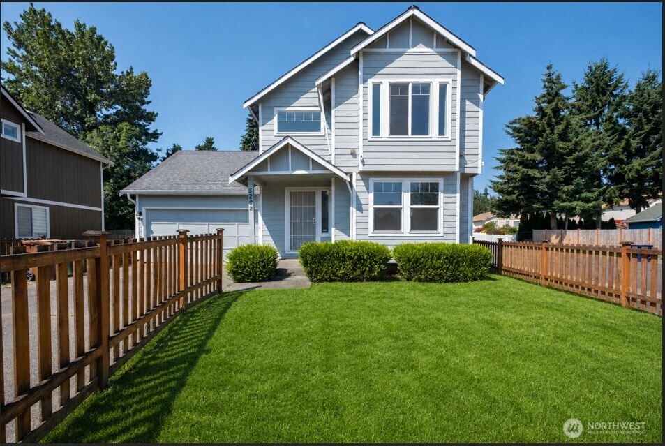 5202 E E Street Property Photo 1