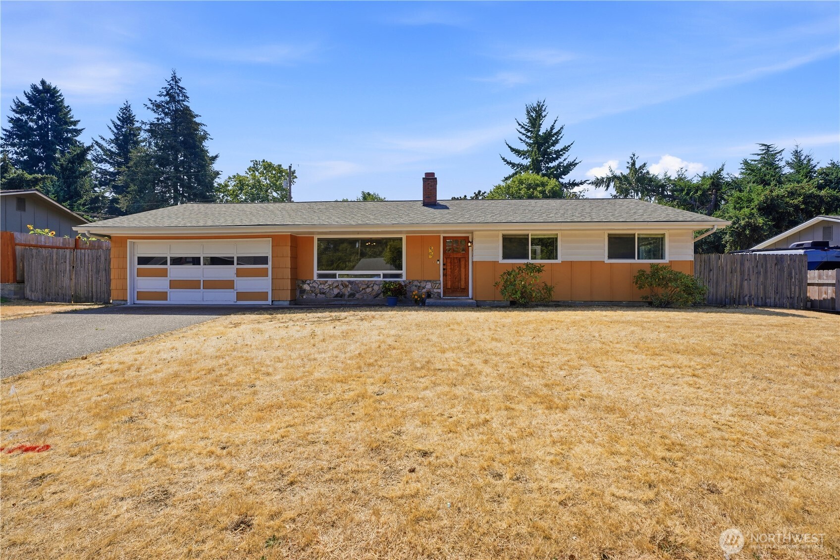 9305 NE 9th Street Property Photo 1