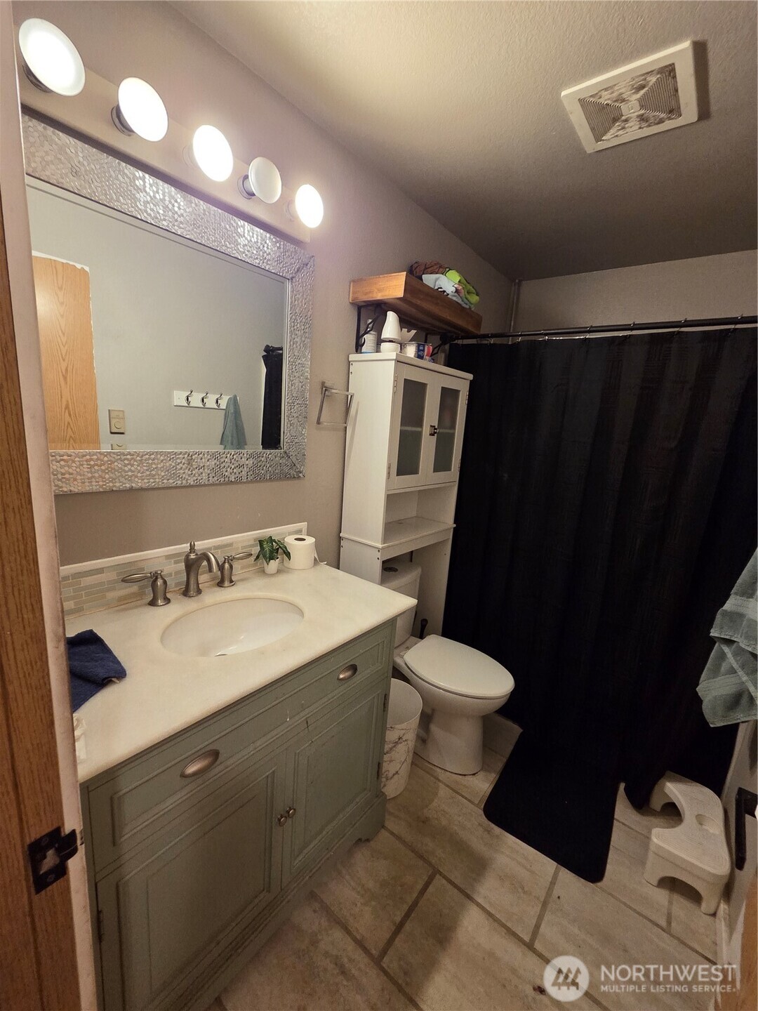 412 Mckenzie Avenue Property Photo 8