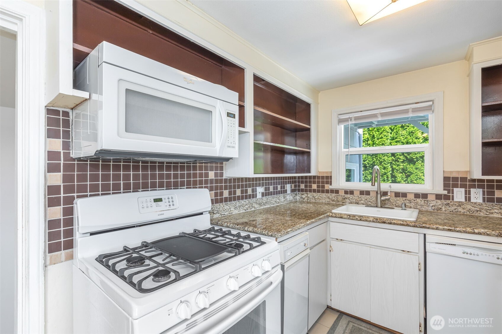 927 Lake Washington Blvd Property Photo 5