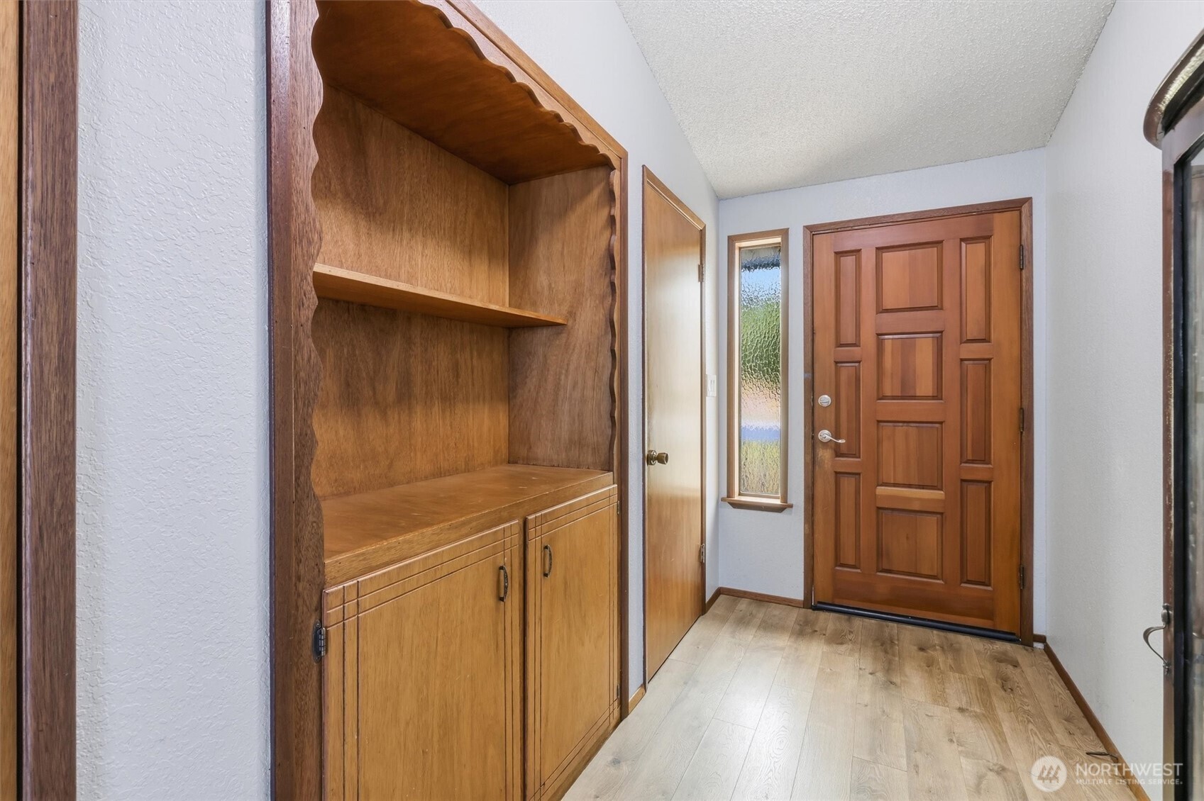 352 Lochwood Drive Property Photo 2