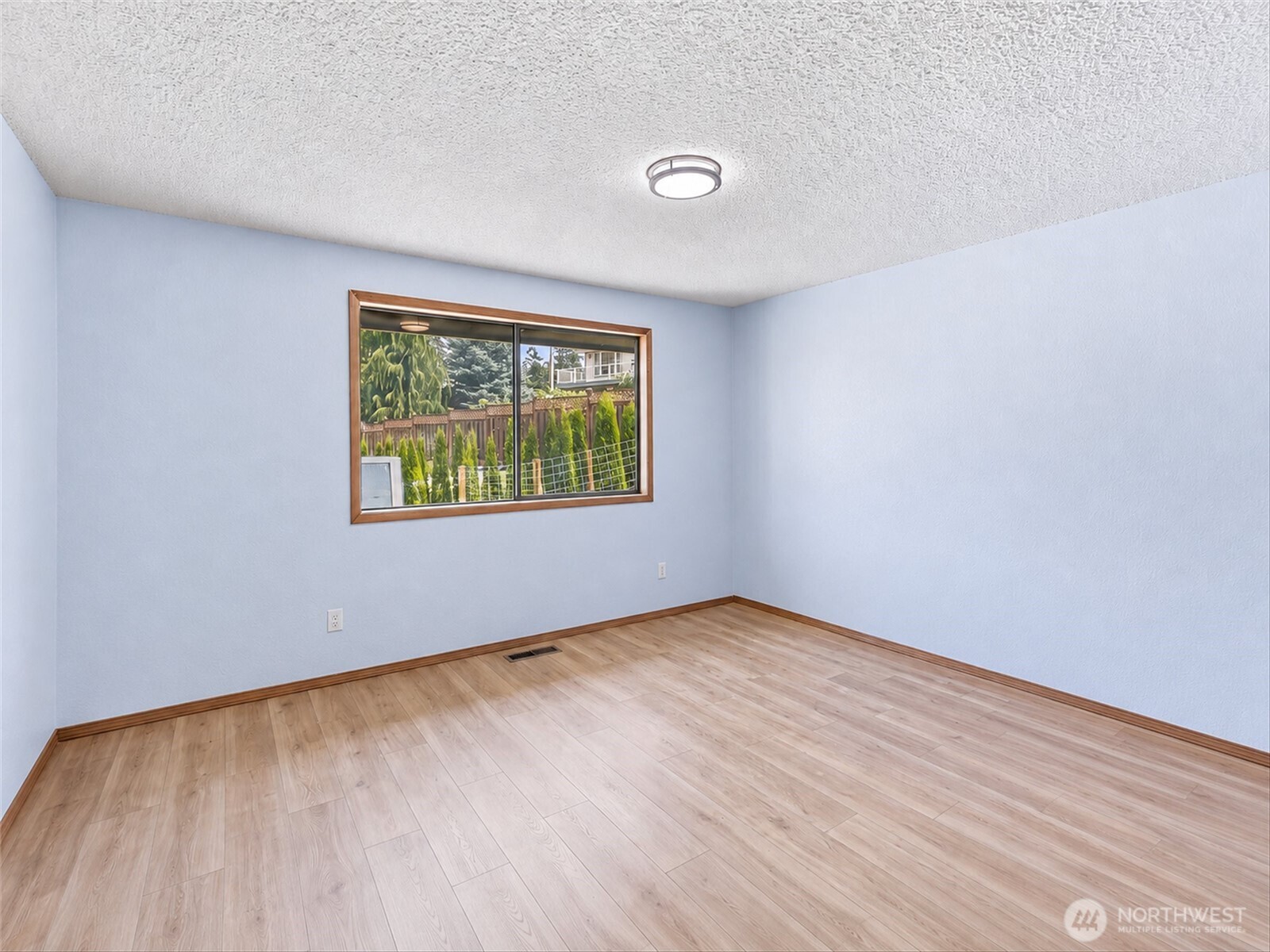 352 Lochwood Drive Property Photo 10