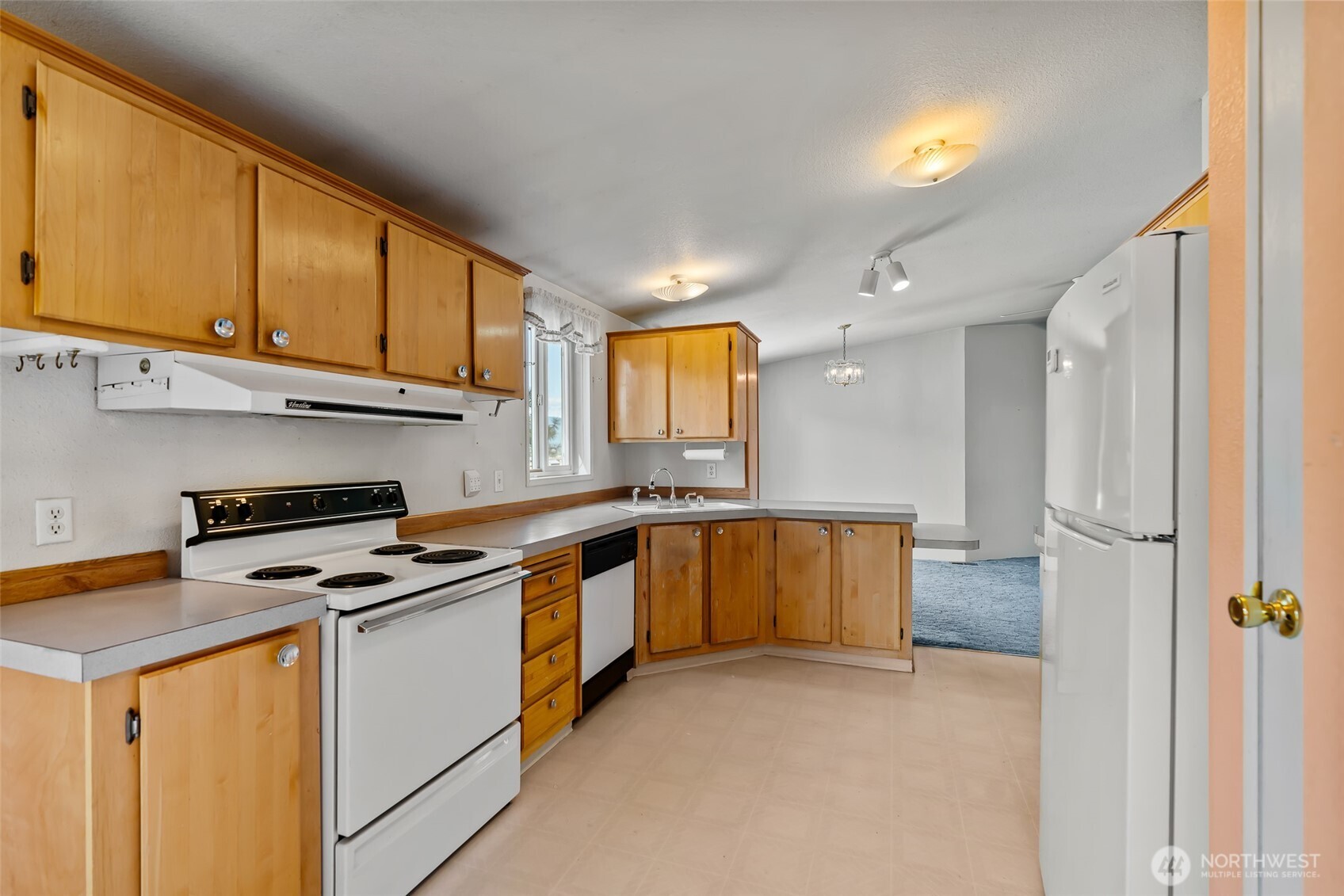 5501 Red Bridge Road Property Photo 10