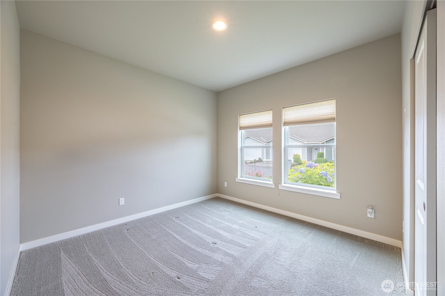 50 Nimbus Property Photo 19