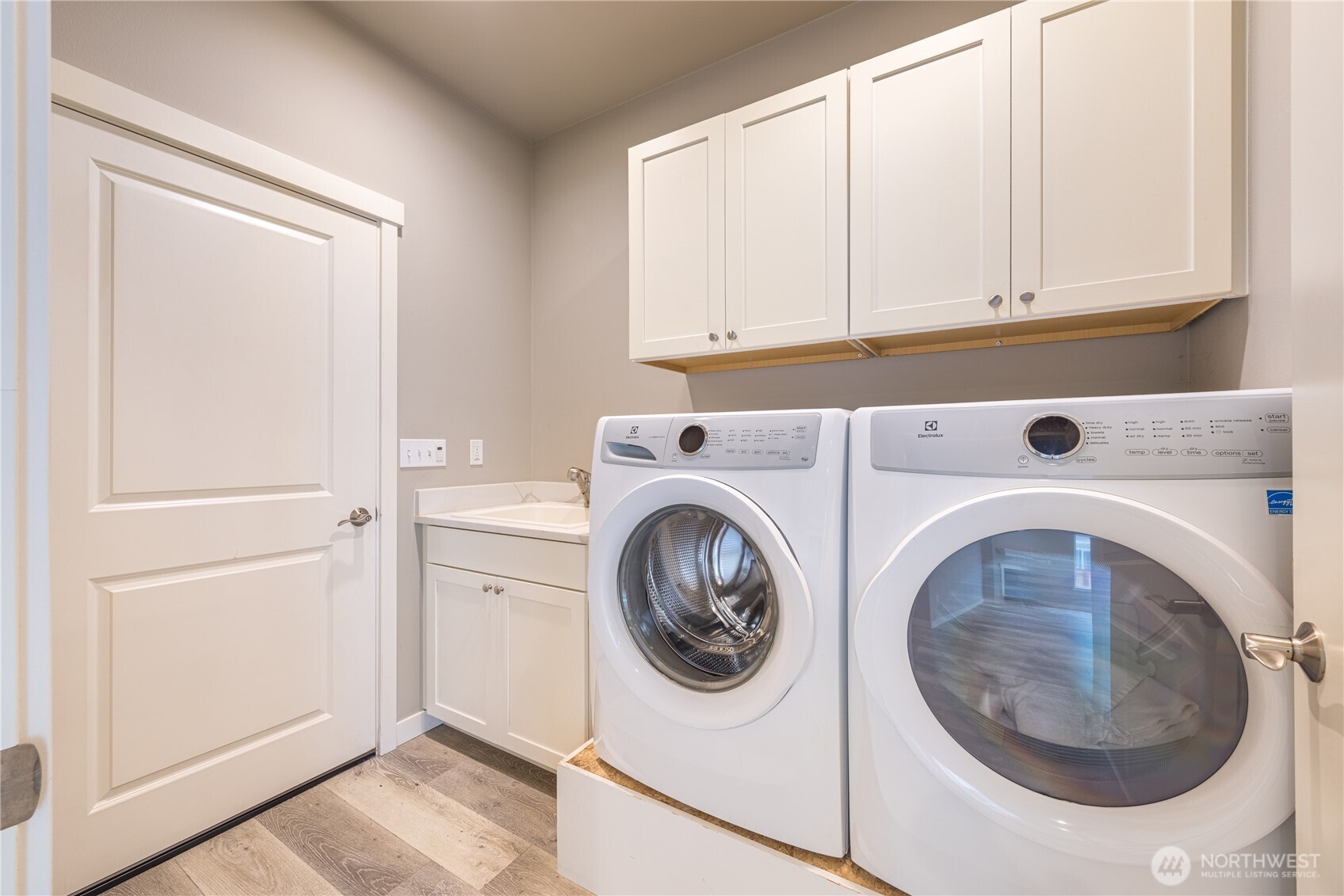 50 Nimbus Property Photo 20