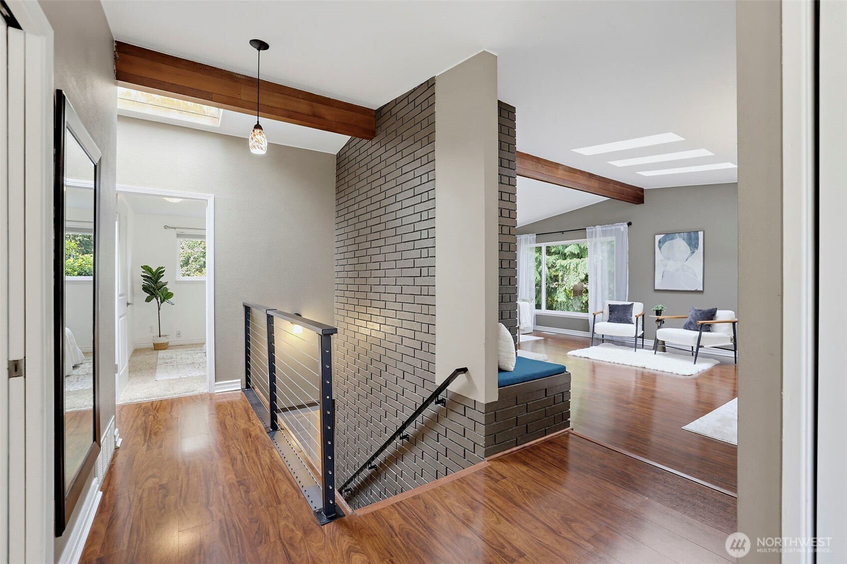 16106 Densmore Avenue Property Photo 3