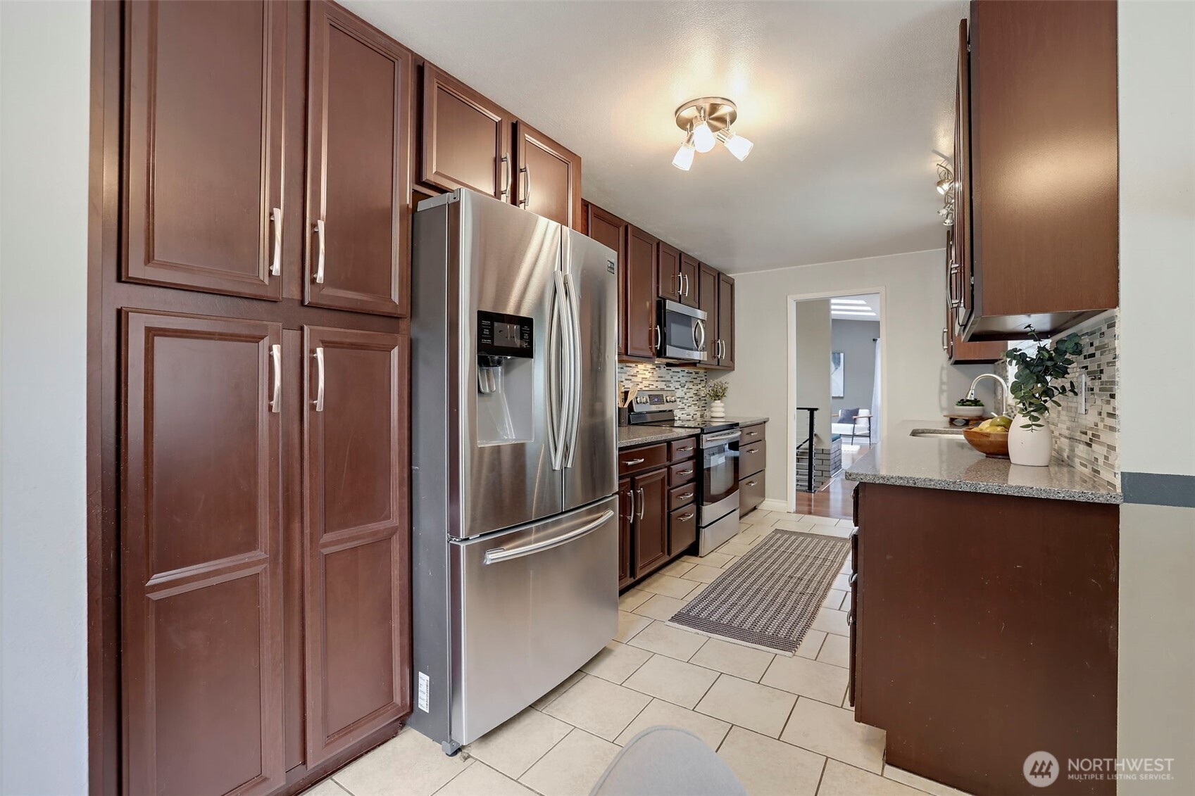 16106 Densmore Avenue Property Photo 11