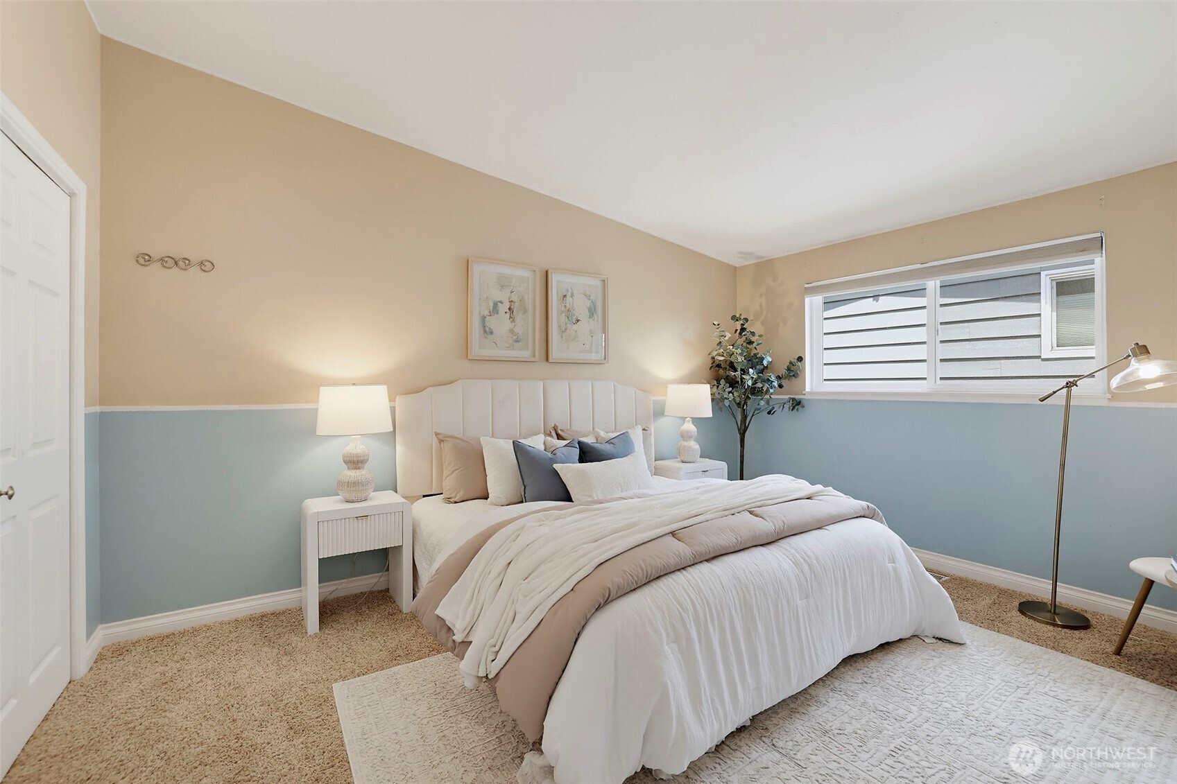 16106 Densmore Avenue Property Photo 15