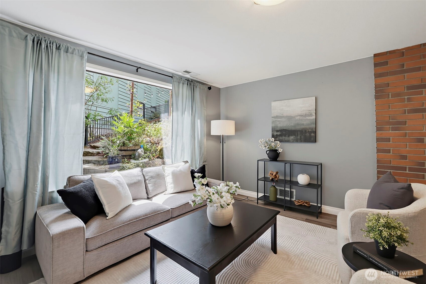 16106 Densmore Avenue Property Photo 24