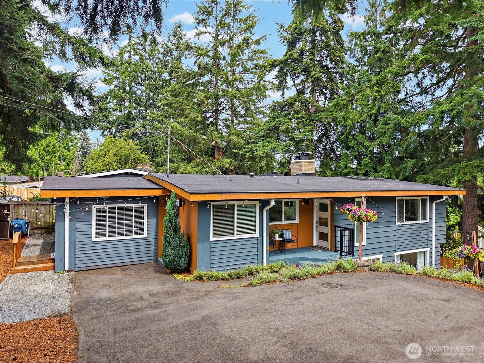 16106 Densmore Avenue Property Photo 33